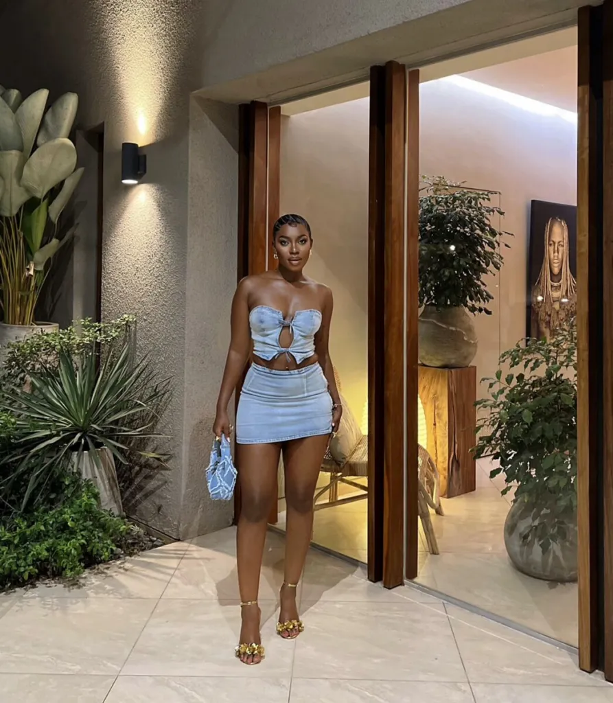 Dance Mamweta attending an event in Kampala.