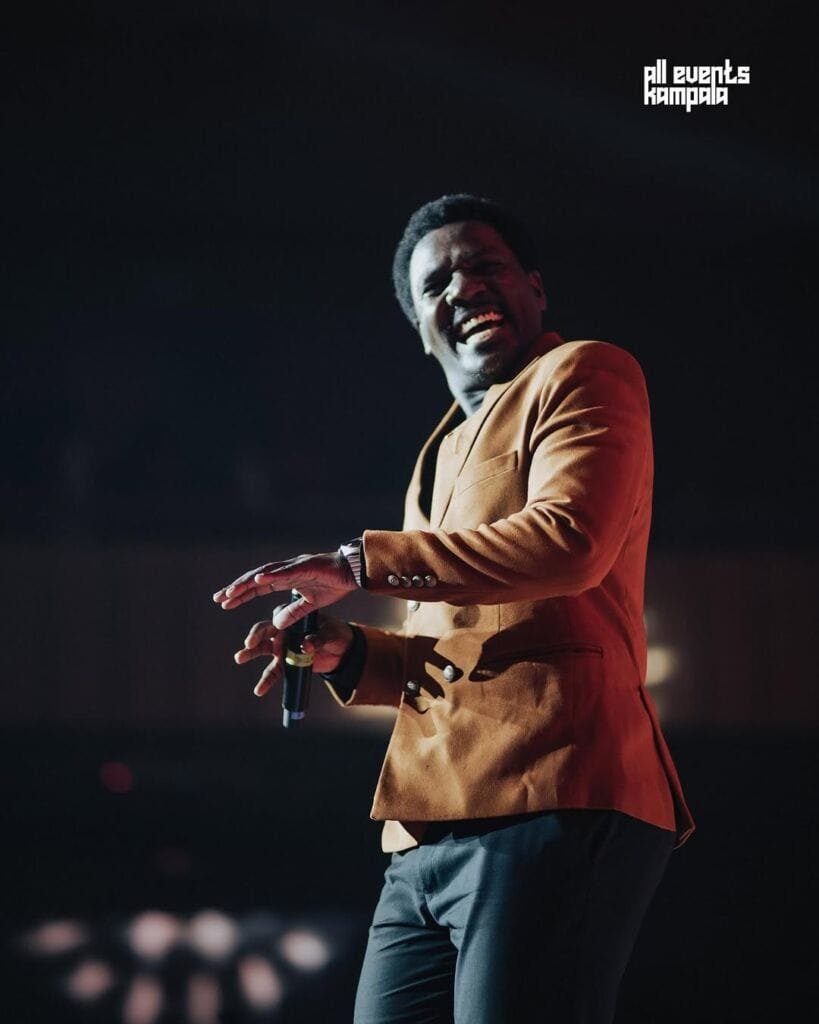 Kenneth Mugabi performs at Naava Grey’s concert.