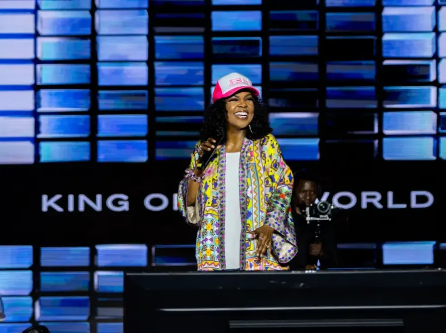 CeCe Winans