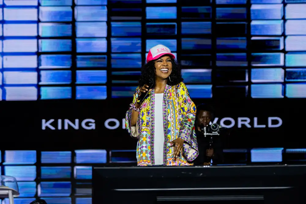 CeCe Winans