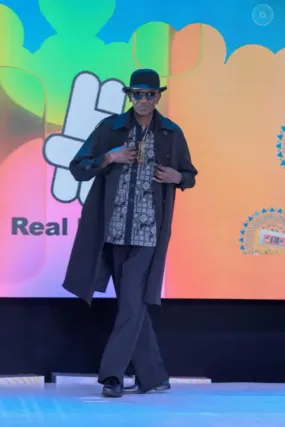 Wawuyo senior dressed up well